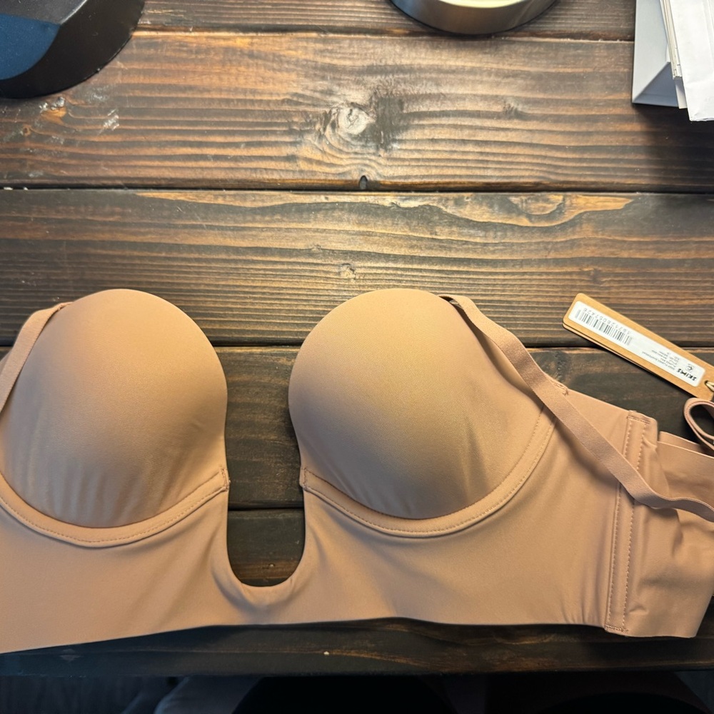 Skims Tan Strapless plunging bra